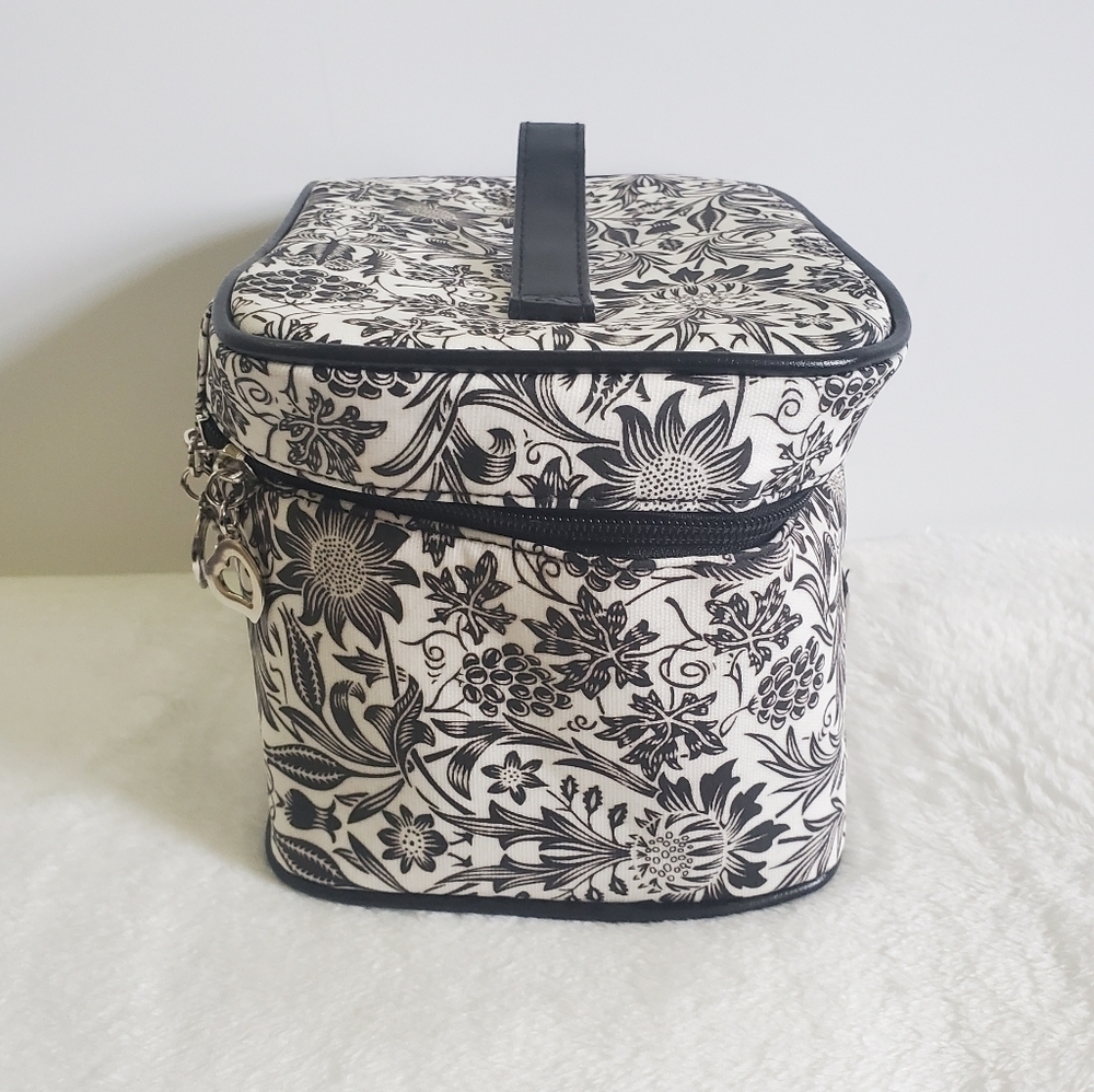 Bella Russo Black White Floral Flower Cosmetic Bag Case NWOT - Picture 4 of 12